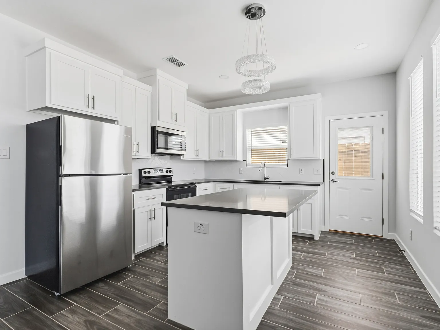 2904 S Links Drive - 3-Back — Photo 2