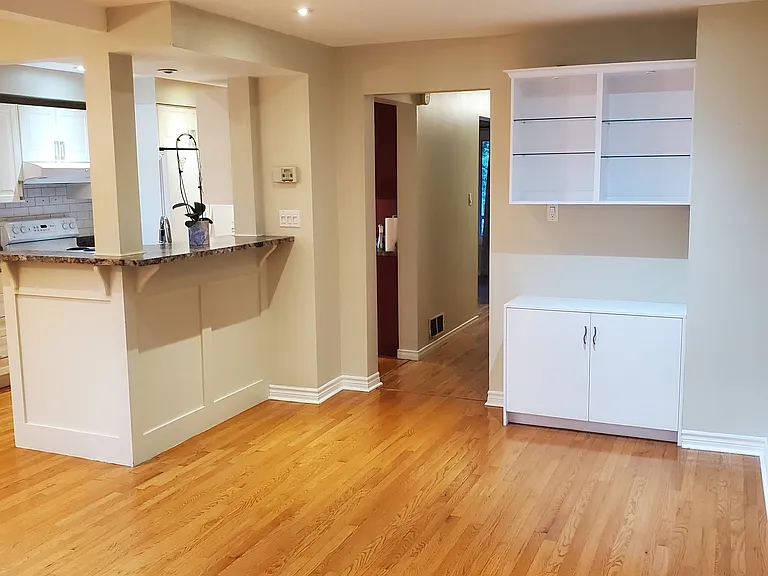 980 Sawgrass Cres — Photo 4