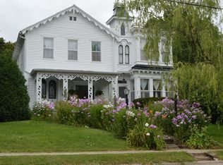 321 Mineral St, Mineral Point, WI 53565