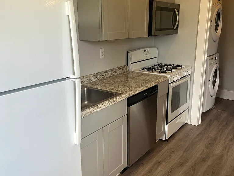1628 NW 18th St #2 — Photo 8