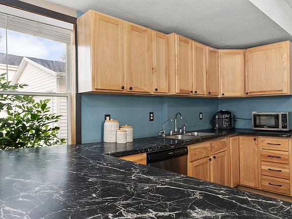 3rd image of 408 W Fulton St