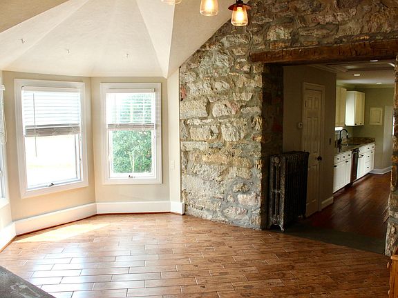 Sitting Room with Fireplace