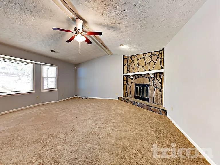 1731 Hidden Acres Dr SW — Photo 4