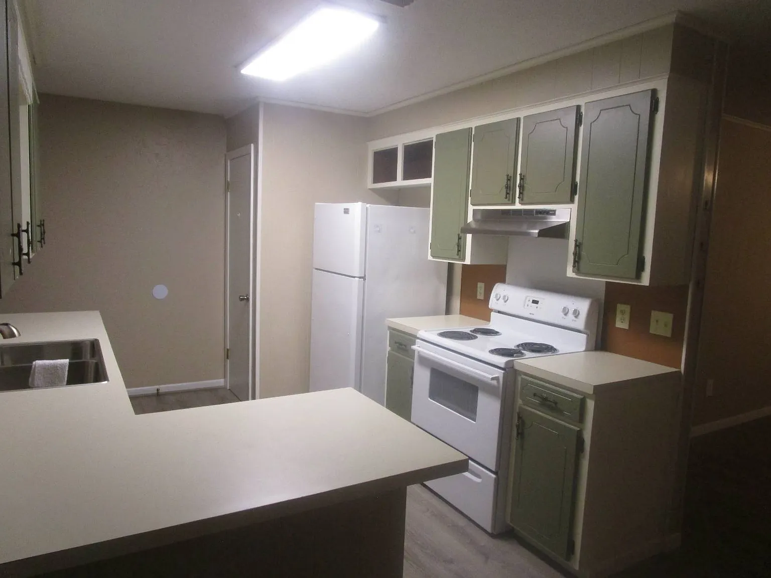 3 bed, 1.5 bath, 1165 sqft, $1,500 — Photo 3