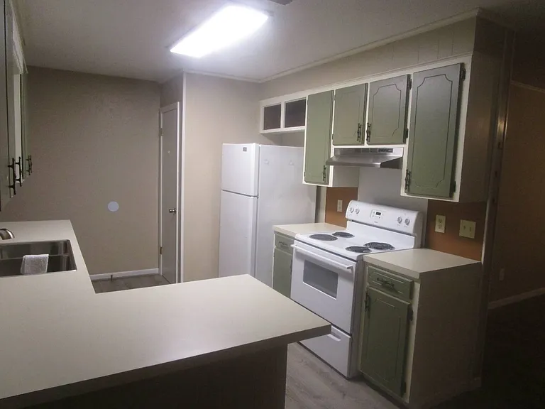 1111 Biscayne — Photo 3