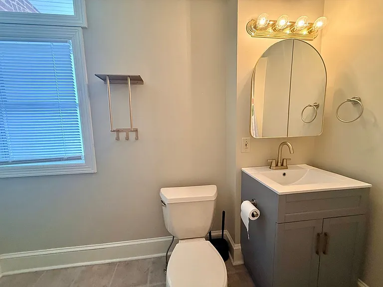 326 S Christian St — Photo 8