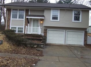 2509 Wesmeade Dr, Maryland Heights, MO 63043