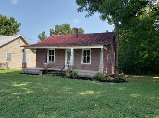 307 E Broad St, Blackstone, VA 23824