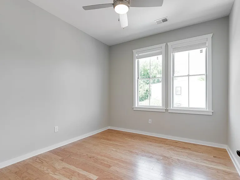 2416 Jefferson Ave — Photo 50