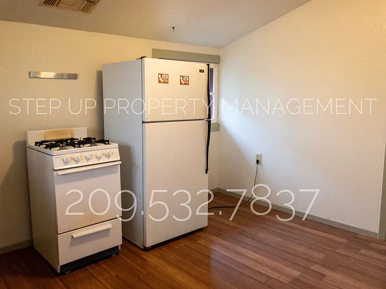 356 Barretta St — Photo 5
