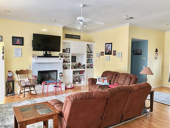 5th image of 530 E Kaufman St