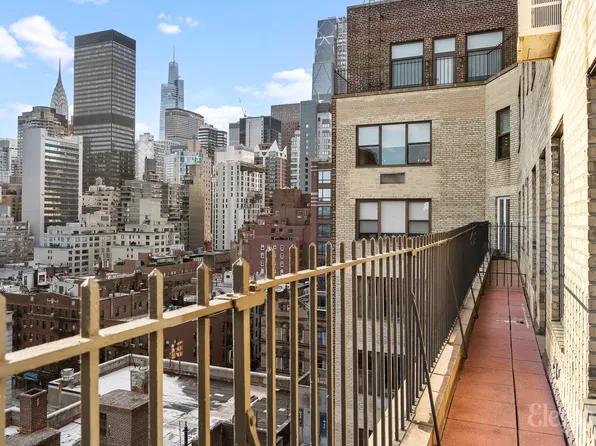 400 East 52nd Street image 8 of 8