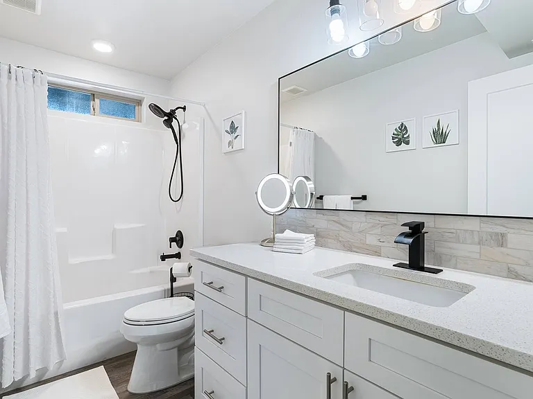 4919 E 16th Ln — Photo 14