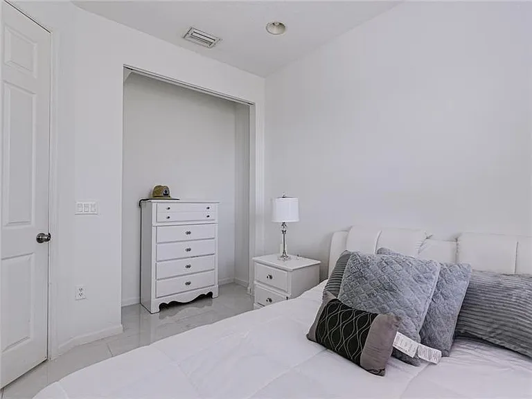 3930 Sleepy Orange Ln — Photo 12