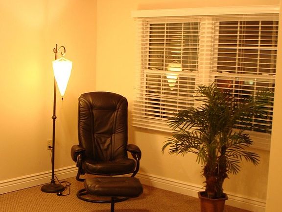 5th image of 609 Hampshire St #1/2
