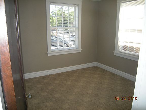 5th image of 126 E Jefferson Ave #1