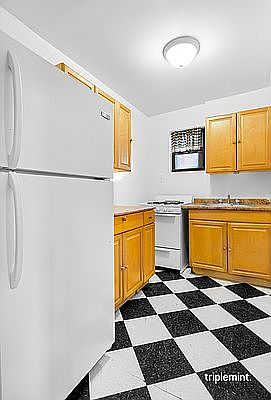 4th image of 95 Clay St #3H