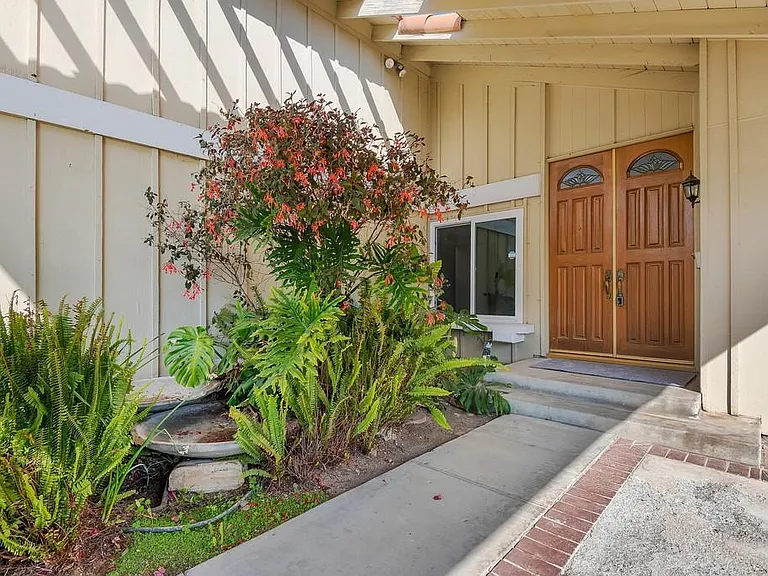 3086 Black Hills Ct — Photo 2