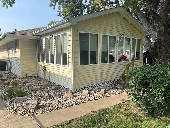 4th image of 5607 Hayworth Ave