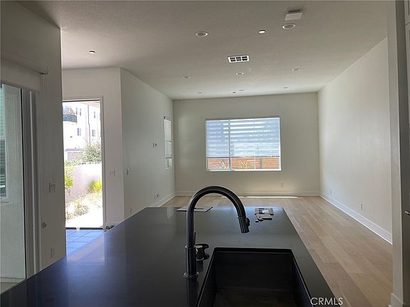 2nd image of 213 Paramount