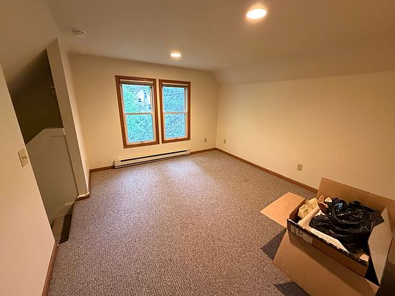 5th image of 419 W Doty St APT 2