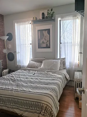Rented by The Hamilton Group | media 4