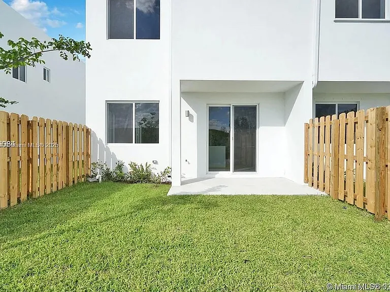 7231 NW 103rd Path — Photo 16