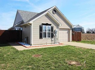 5649 Riverwalk Cir, Newburgh, IN 47630