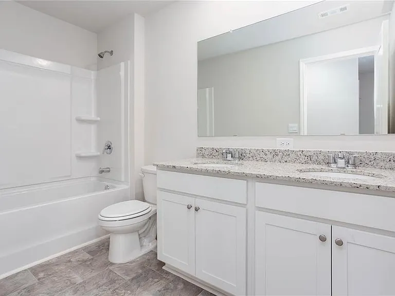 131 Landsdowne Way — Photo 26