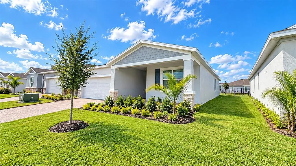 4 bed, 3.0 bath, 2109 sqft, $2,550 — Photo 3