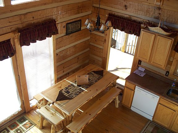 2nd image of 1136 Twin Oaks Rd