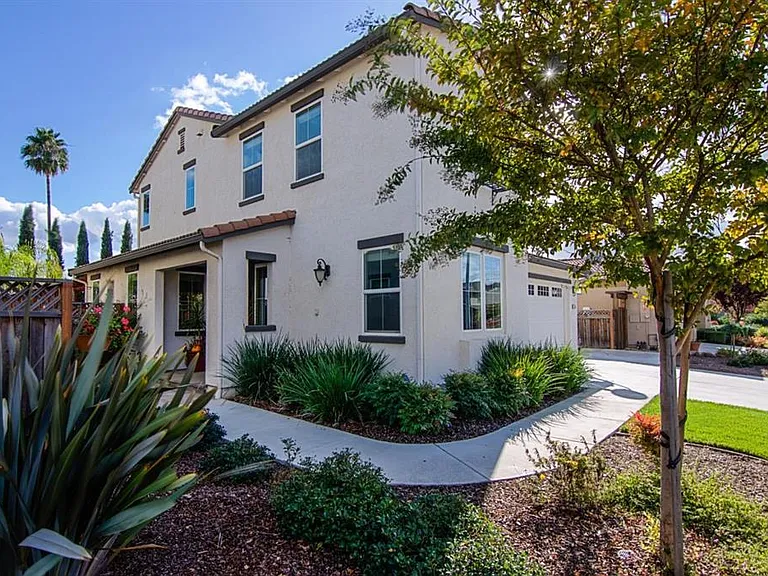 550 Bel Air Way — Photo 1