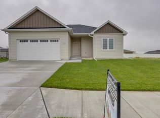 808 W S St, McCook, NE 69001