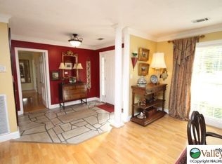 2317 Fairway Cir SE, Decatur, AL 35601