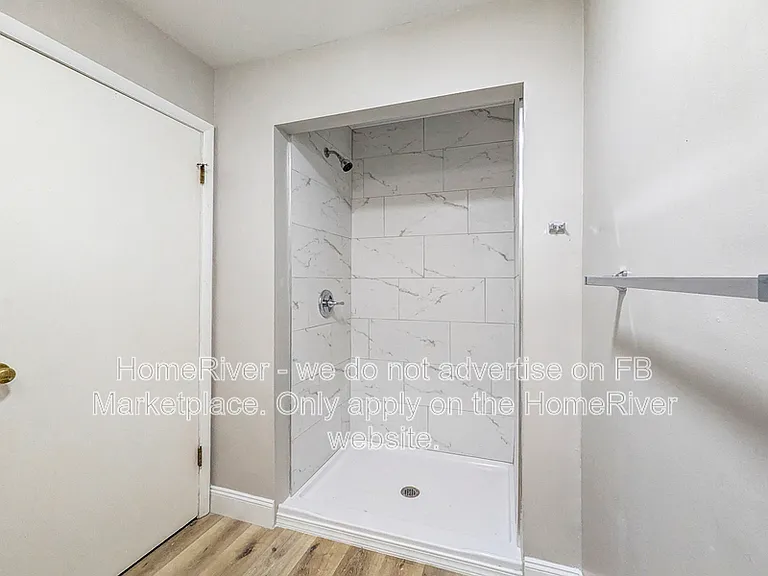 1323 Leaside Dr — Photo 19
