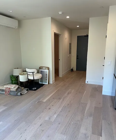 986 S Van Ness Ave #204 — Photo 5