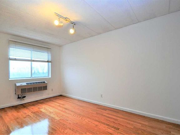 4th image of 7601 113th St APT 6A