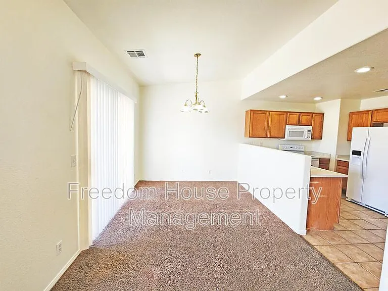 1080 Karen Ct #3 — Photo 7