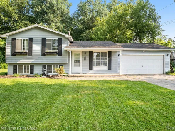 4490 Dickerson Ave, Waterford, MI 48328