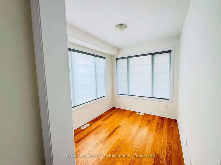 165 Wilmot Rd — Photo 36