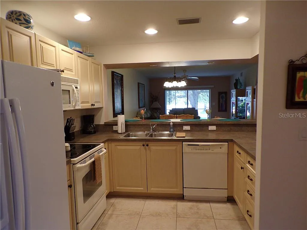 2 bed, 2.0 bath, 1385 sqft, $1,700 — Photo 4