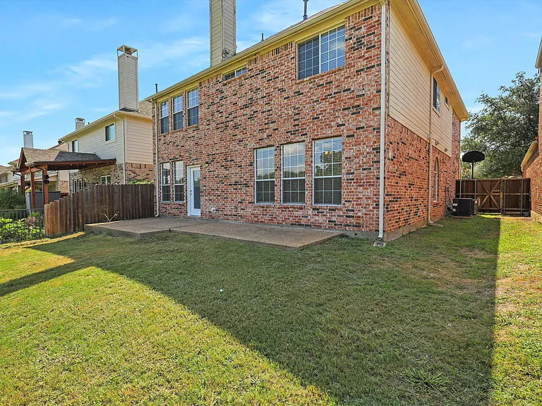 9233 Dark Forest Dr — Photo 37