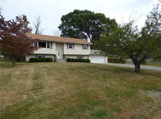 51 Loch Lomond Ln, Middletown, NY 10941