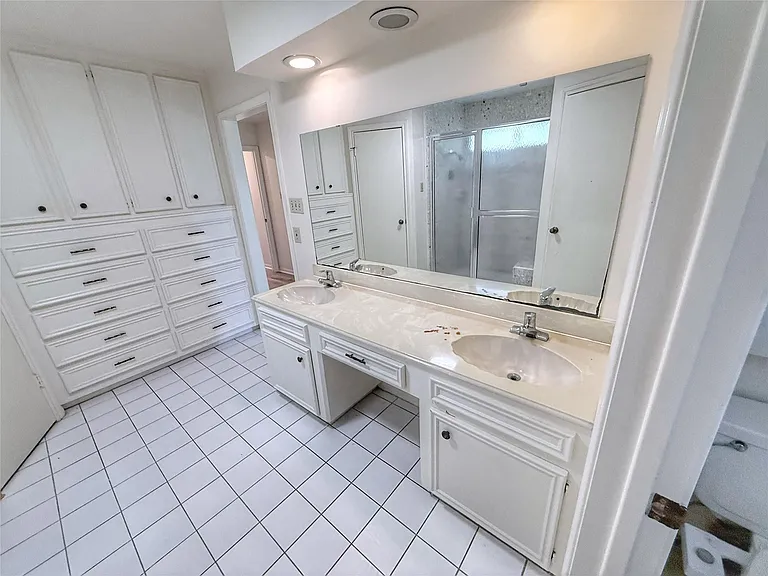 13103 Holston Hills Dr — Photo 16