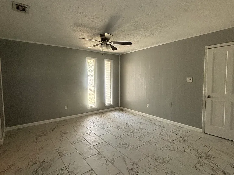 5604 Picadilly Circus St — Photo 8