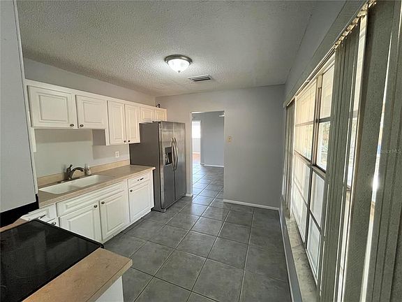 5th image of 3902 29th Ave W