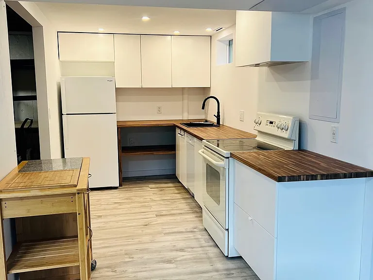 6435 Allison St — Photo 3