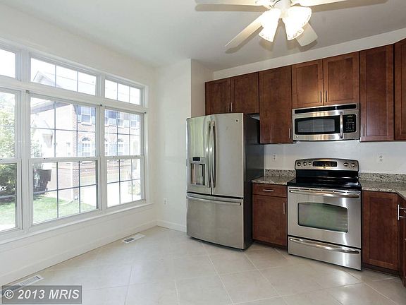 4th image of 2025 Ashleigh Woods Ct
