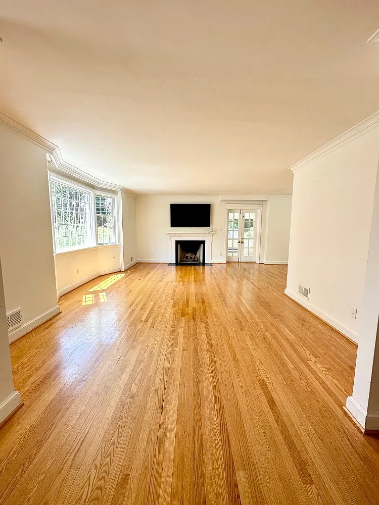 3 bed, 3.5 bath, 1900 sqft, $6,250 — Photo 3