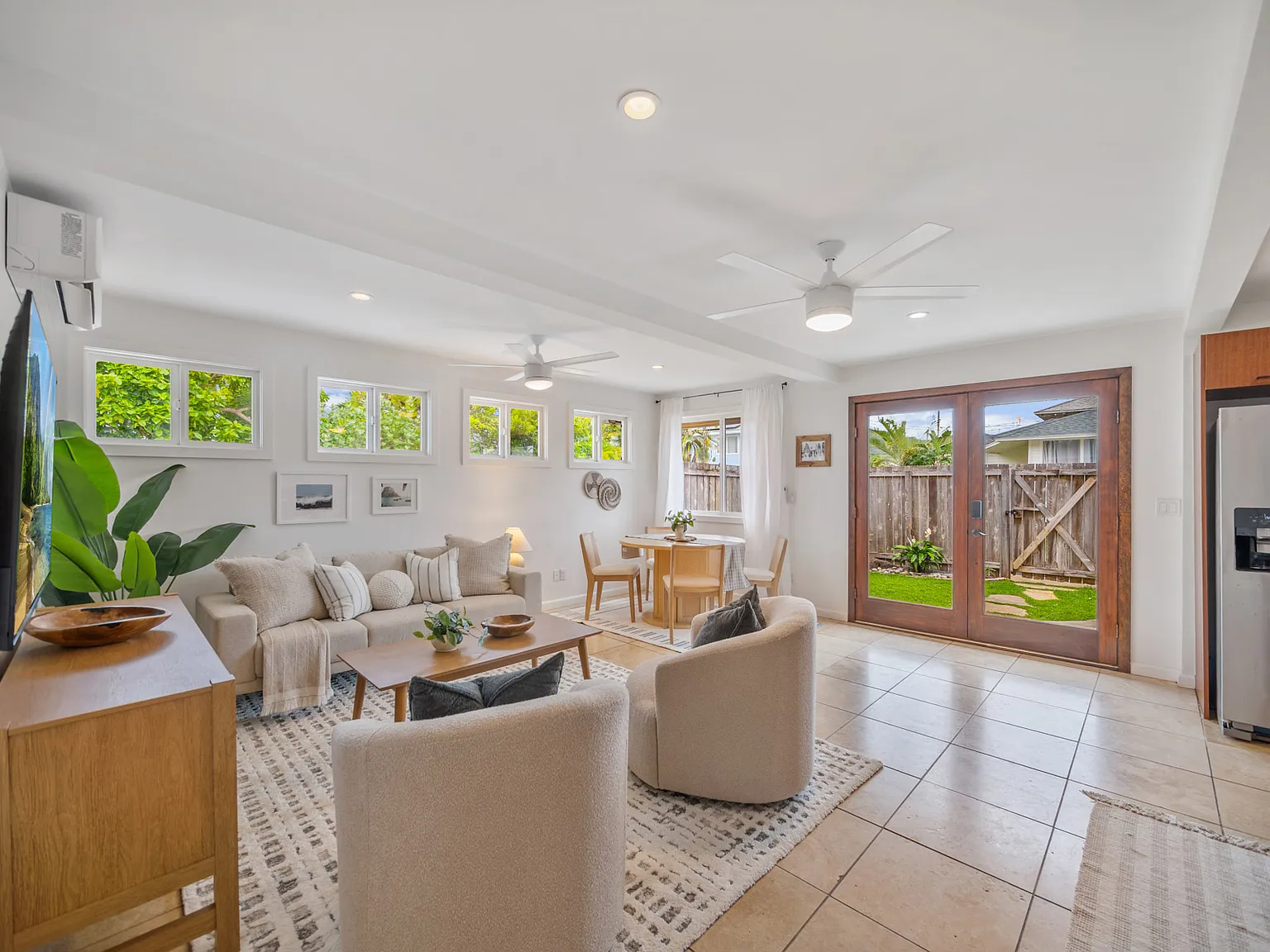 3 bed, 1.5 bath, 1100 sqft, $6,000 — Photo 1